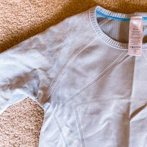 long sleeve iveva shirt (size 8) (kids lululemon)